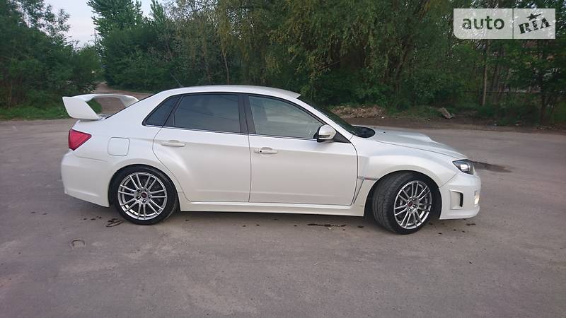 Седан Subaru Impreza WRX STI 2010 в Львове