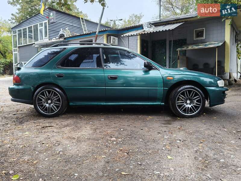 Универсал Subaru Impreza 1998 в Киеве