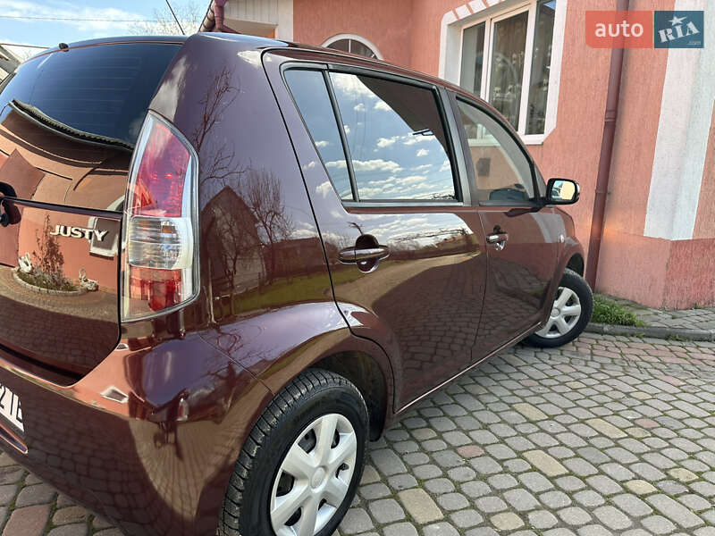 Хетчбек Subaru Justy 2009 в Дрогобичі