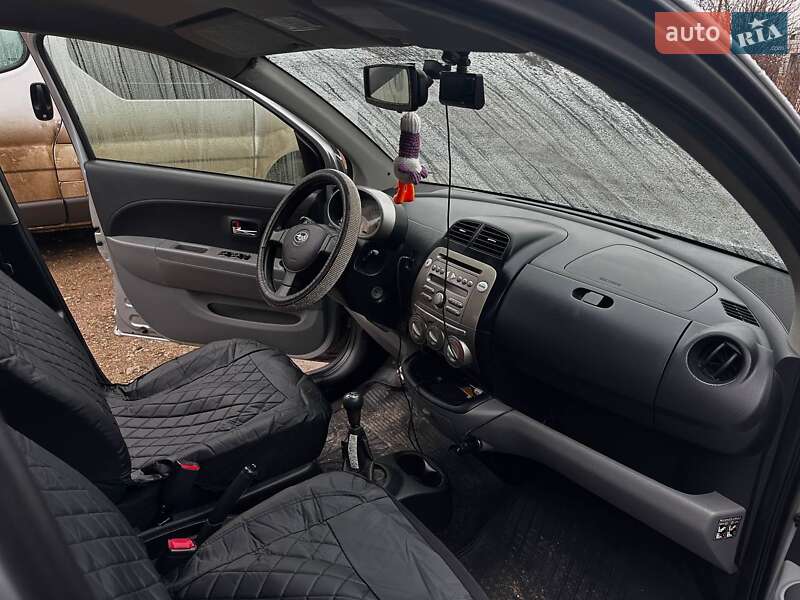 Хэтчбек Subaru Justy 2010 в Кривом Роге