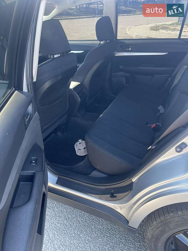 Универсал Subaru Legacy Outback 2013 в Днепре