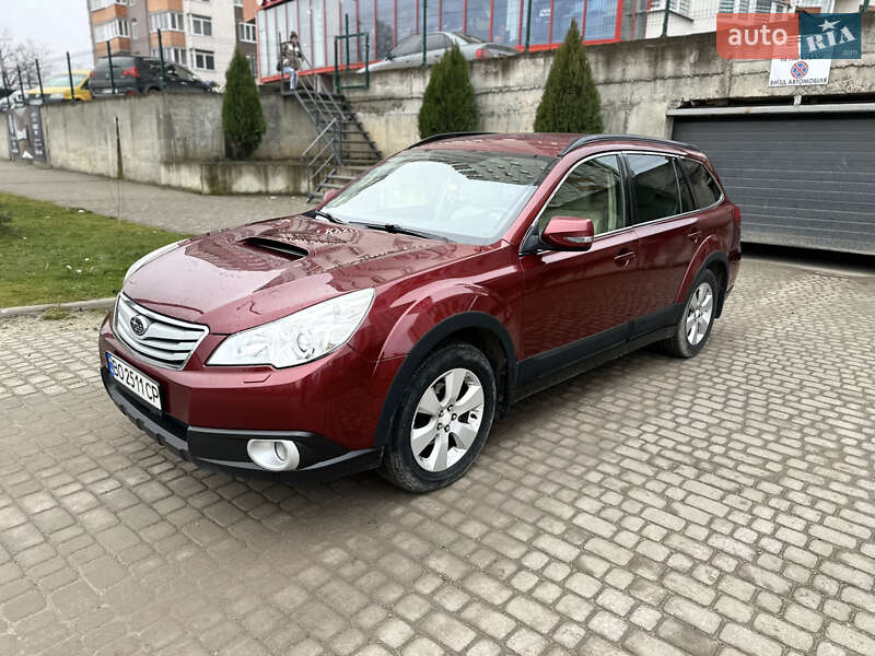 Subaru Legacy Outback 2011