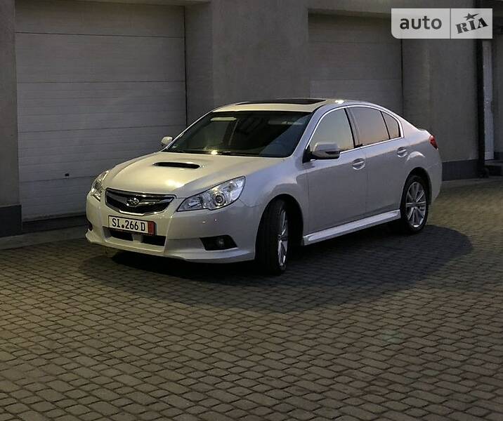 Седан Subaru Legacy 2012 в Сваляві