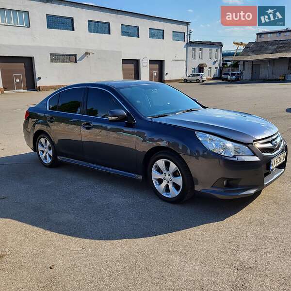 Седан Subaru Legacy 2010 в Киеве