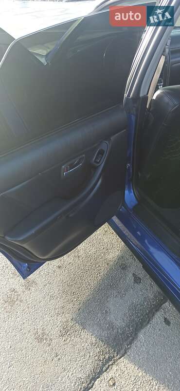 Седан Subaru Legacy 2002 в Днепре