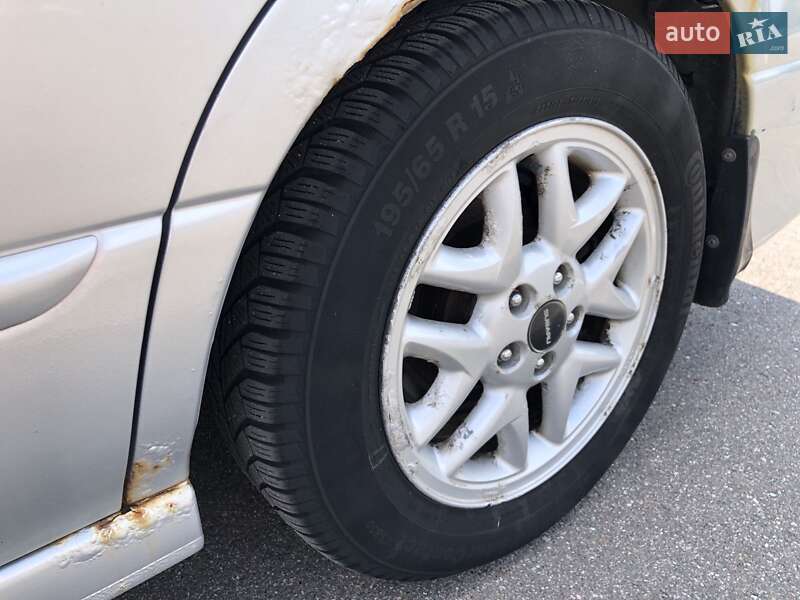 Седан Subaru Legacy 2002 в Києві