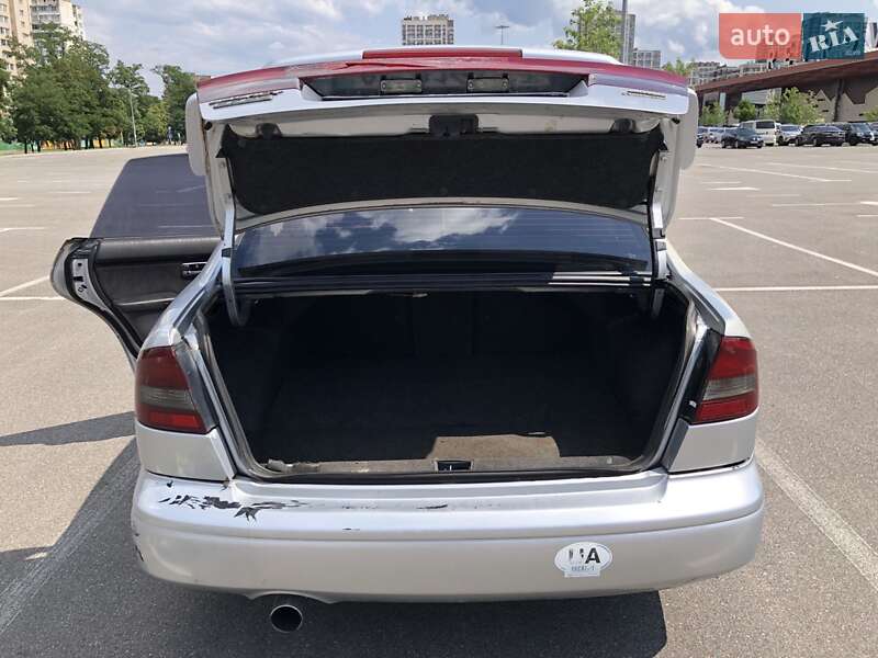 Седан Subaru Legacy 2002 в Києві