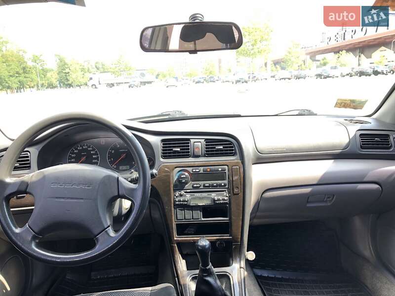 Седан Subaru Legacy 2002 в Києві