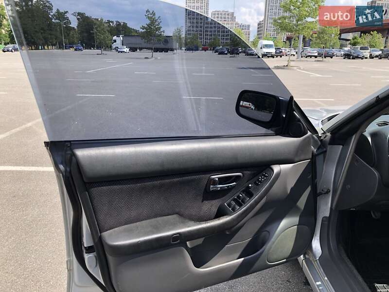 Седан Subaru Legacy 2002 в Києві