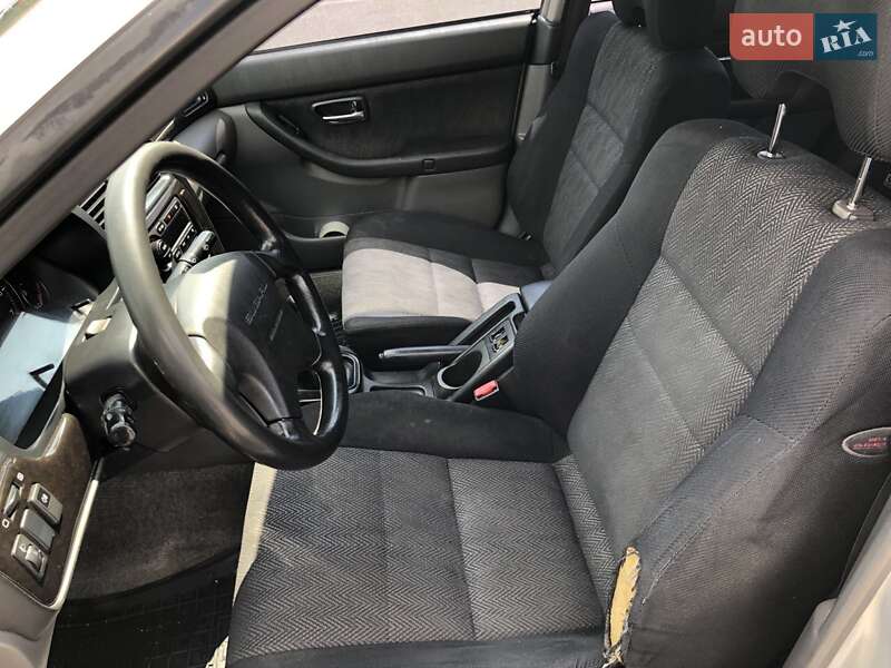 Седан Subaru Legacy 2002 в Києві