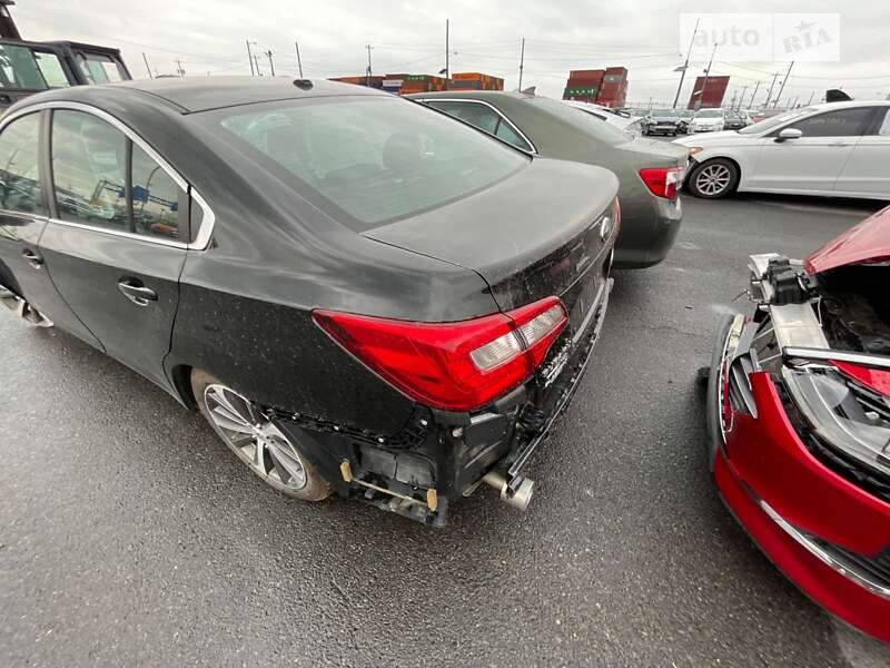 Седан Subaru Legacy 2015 в Виннице