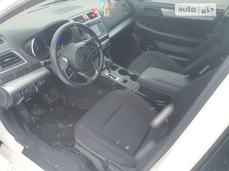 Седан Subaru Legacy 2018 в Киеве