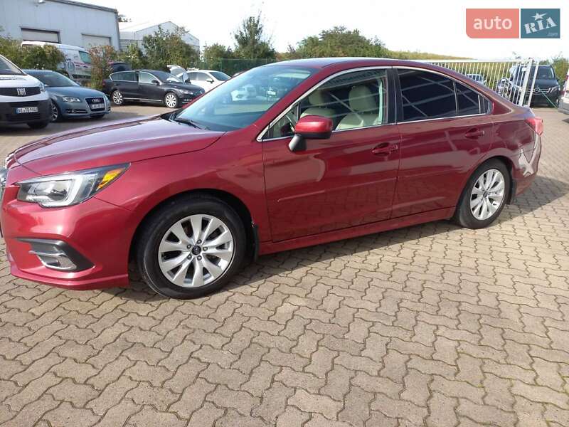 Седан Subaru Legacy 2017 в Черновцах