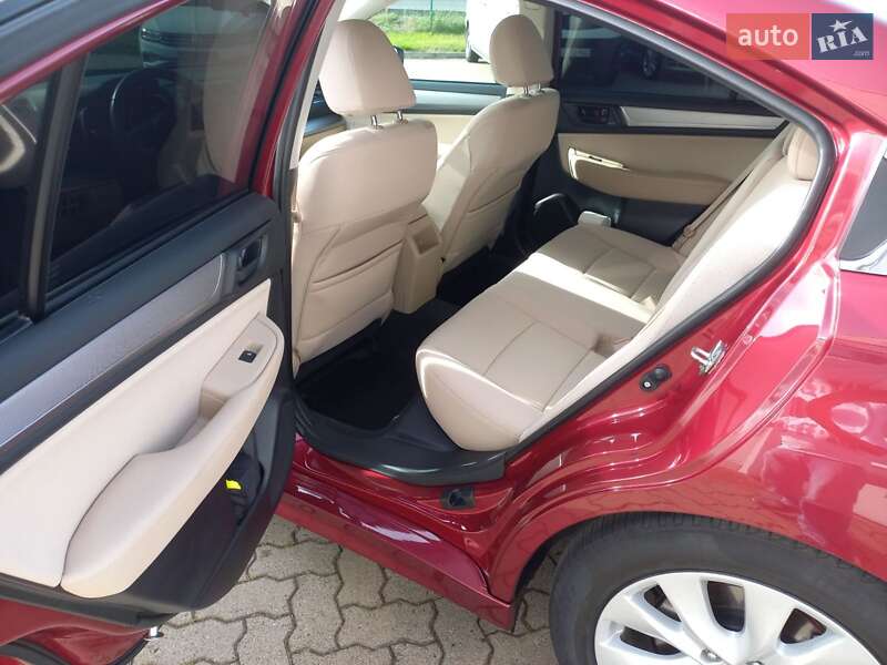 Седан Subaru Legacy 2017 в Черновцах