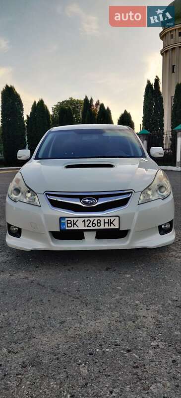 Універсал Subaru Legacy 2010 в Рівному