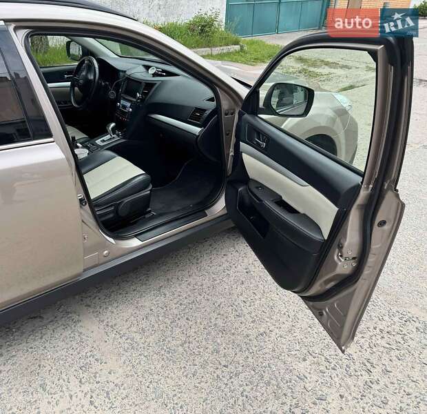 Універсал Subaru Legacy 2013 в Ромнах