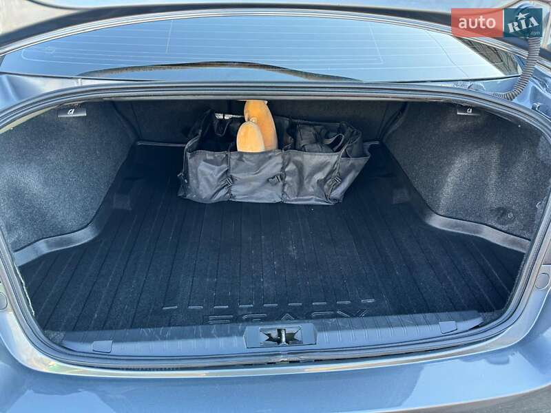 Седан Subaru Legacy 2018 в Днепре