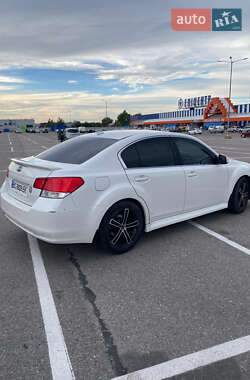 Седан Subaru Legacy 2013 в Львове