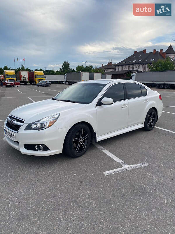 Седан Subaru Legacy 2013 в Львові