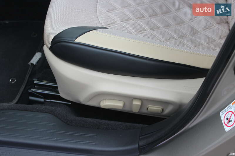 Седан Subaru Legacy 2014 в Днепре