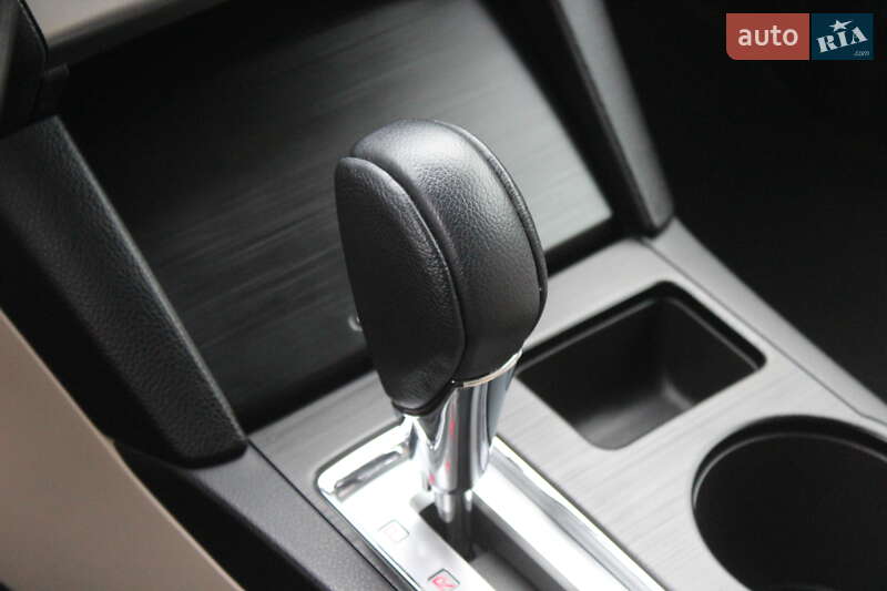 Седан Subaru Legacy 2014 в Днепре