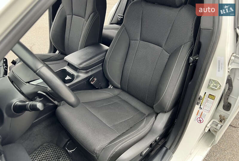 Седан Subaru Legacy 2020 в Днепре