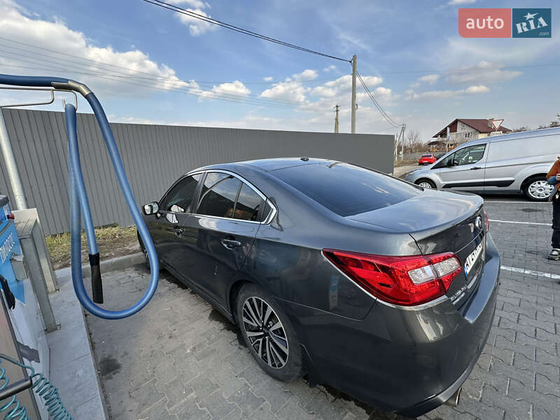 Седан Subaru Legacy 2018 в Киеве