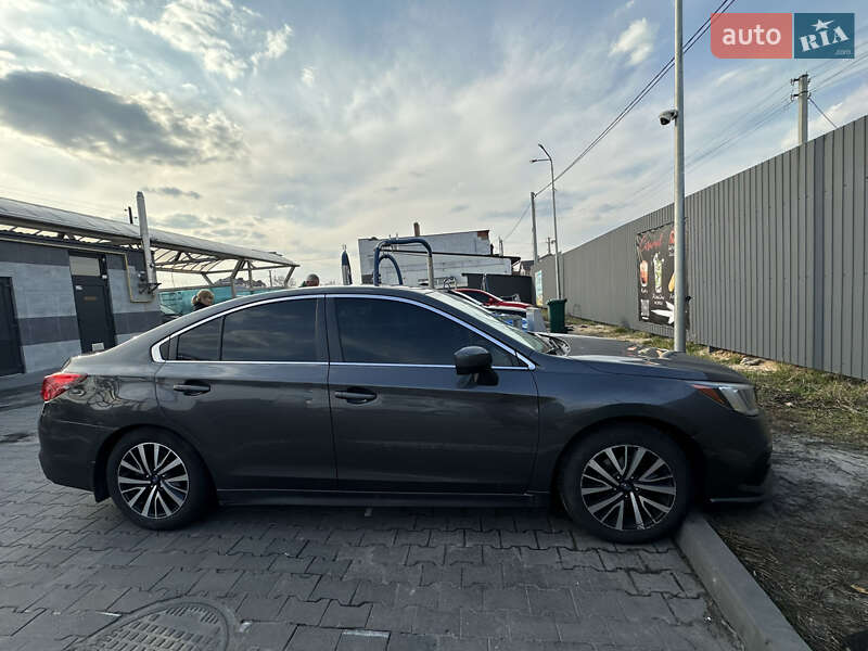 Седан Subaru Legacy 2018 в Киеве