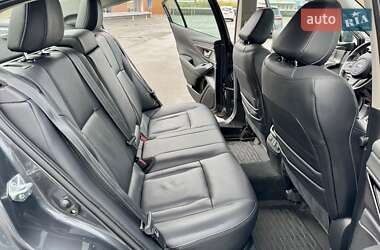 Седан Subaru Legacy 2023 в 