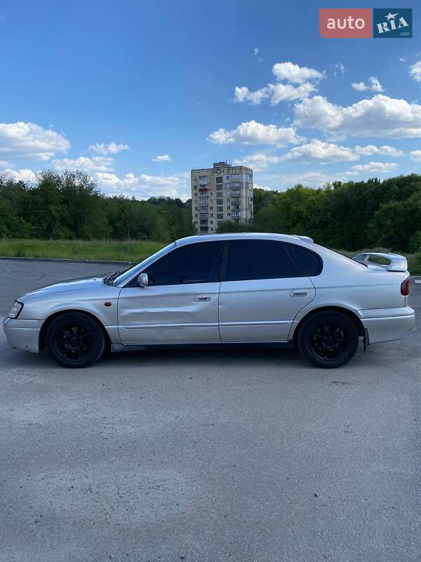 Седан Subaru Legacy 2000 в Днепре