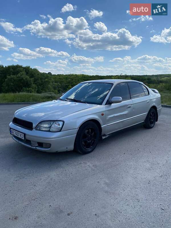 Седан Subaru Legacy 2000 в Днепре