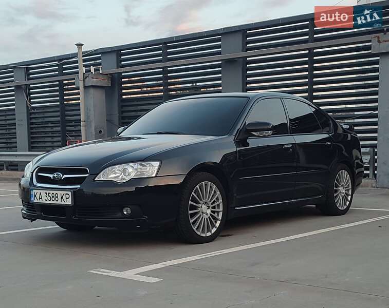Седан Subaru Legacy 2004 в 