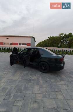 Седан Subaru Legacy 2001 в 