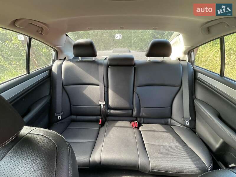 Седан Subaru Legacy 2014 в Львове