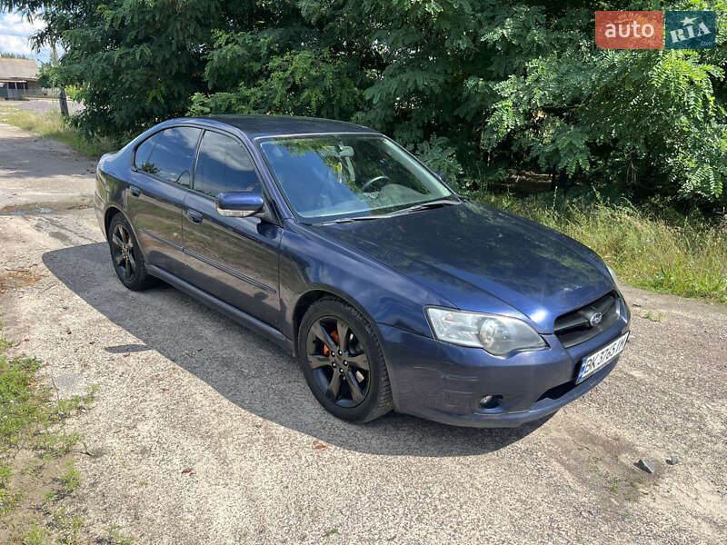 Седан Subaru Legacy 2005 в Зарічному