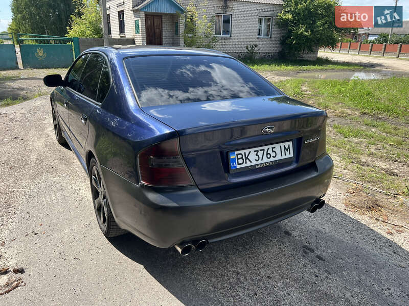 Седан Subaru Legacy 2005 в Зарічному