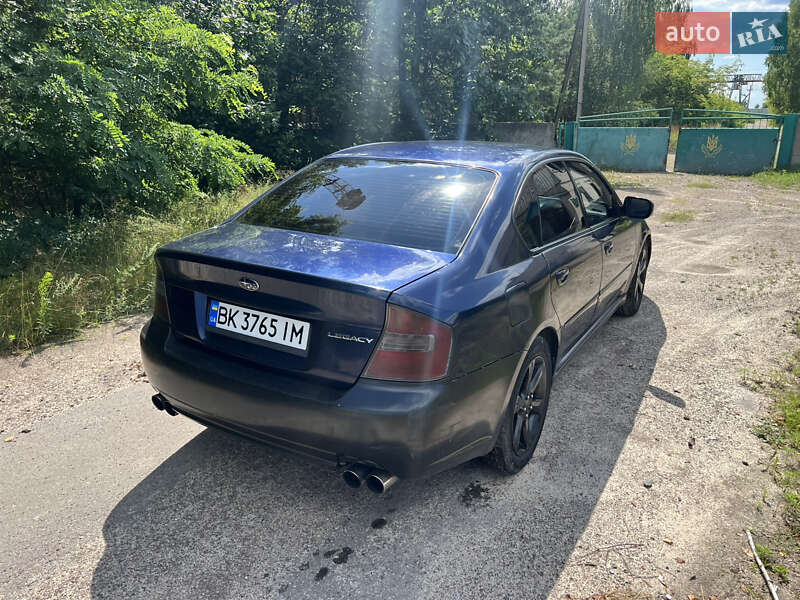 Седан Subaru Legacy 2005 в Зарічному