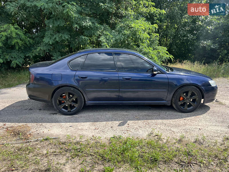Седан Subaru Legacy 2005 в Зарічному