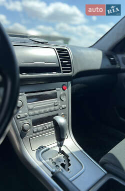 Седан Subaru Legacy 2005 в 