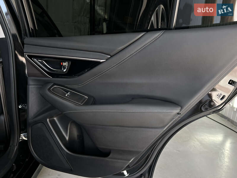 Седан Subaru Legacy 2023 в Львове