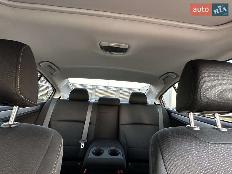 Седан Subaru Legacy 2017 в Києві