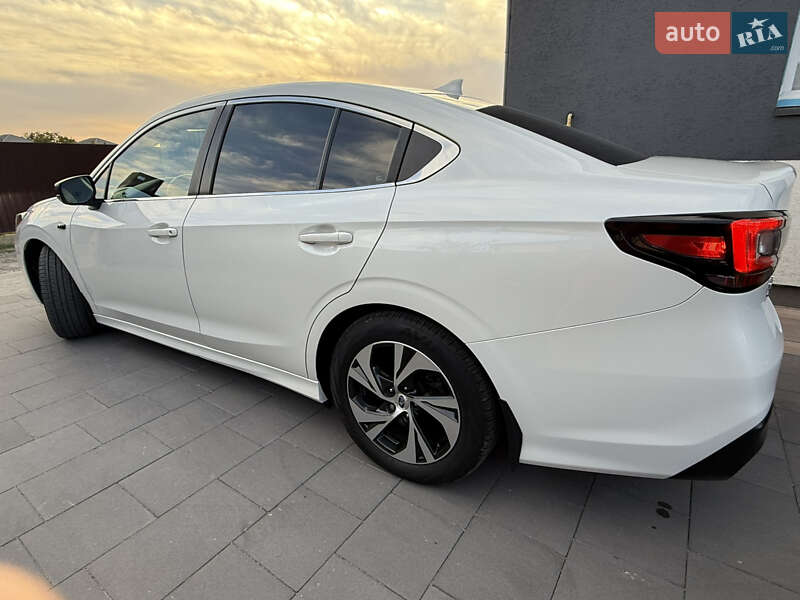 Седан Subaru Legacy 2020 в Хотине