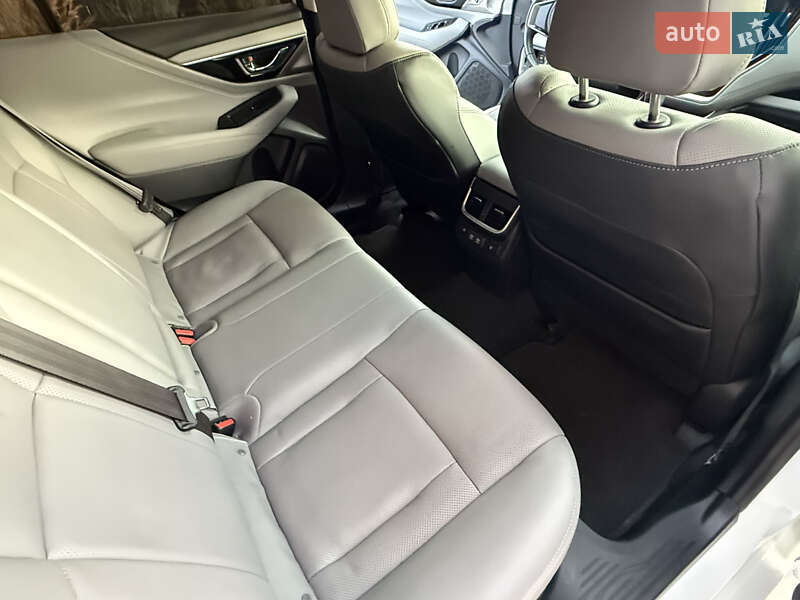 Седан Subaru Legacy 2020 в Хотине