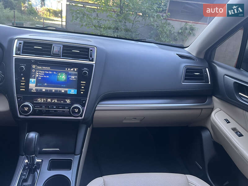 Седан Subaru Legacy 2017 в Днепре