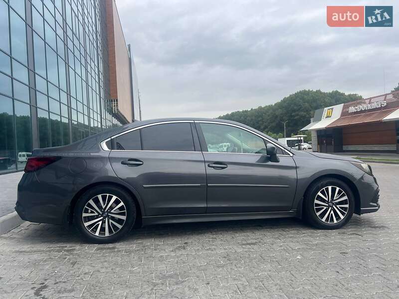 Седан Subaru Legacy 2018 в Хмельницком