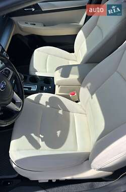 Седан Subaru Legacy 2017 в 