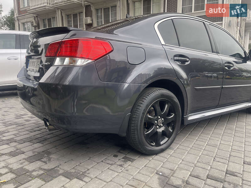 Седан Subaru Legacy 2011 в Киеве