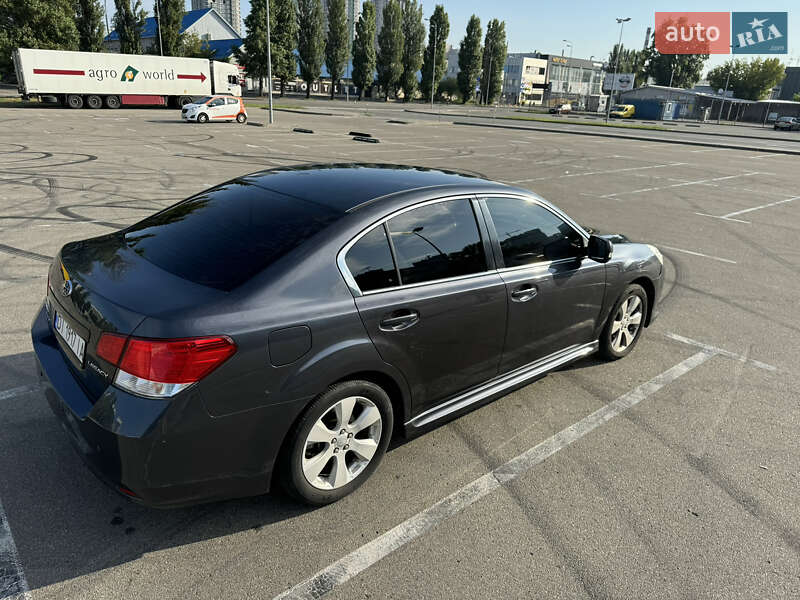 Седан Subaru Legacy 2010 в Києві