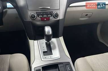 Седан Subaru Legacy 2014 в  фото 32 Седан Subaru Legacy 2014 в