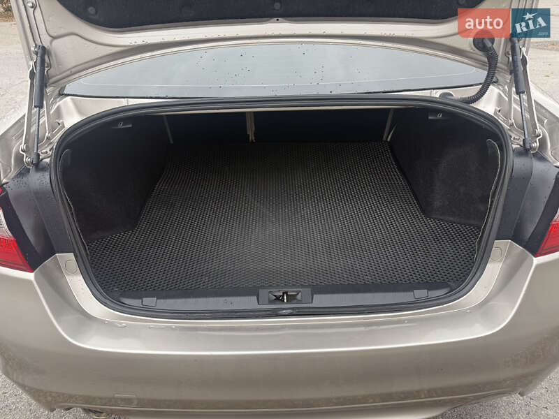 Седан Subaru Legacy 2014 в Харькове